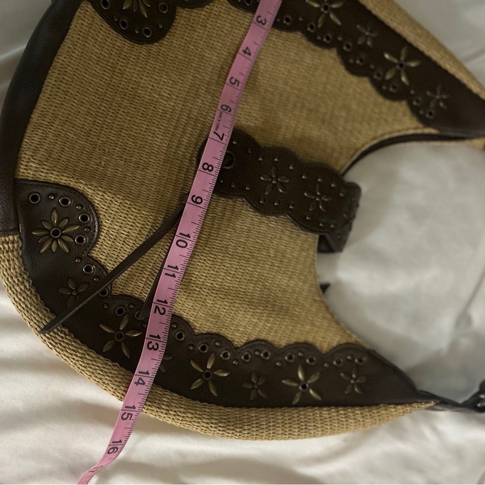 Vintage 2006 Isaac Mizrahi Tan and Brown straw Hobo Bag. Great condition! - Picture 10 of 13